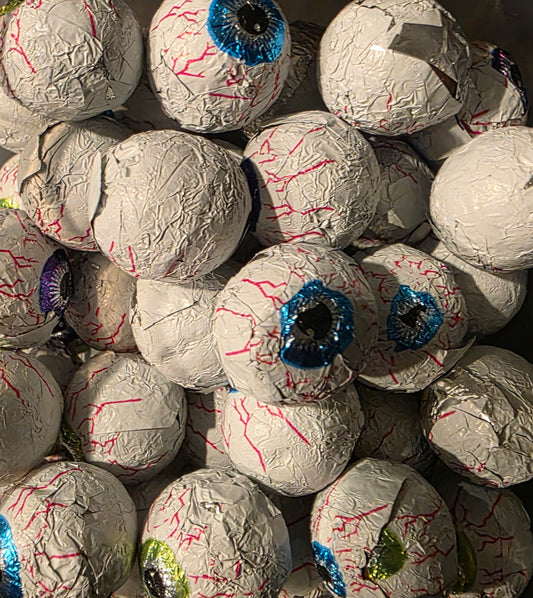 YEUX ÉCLATÉS DC