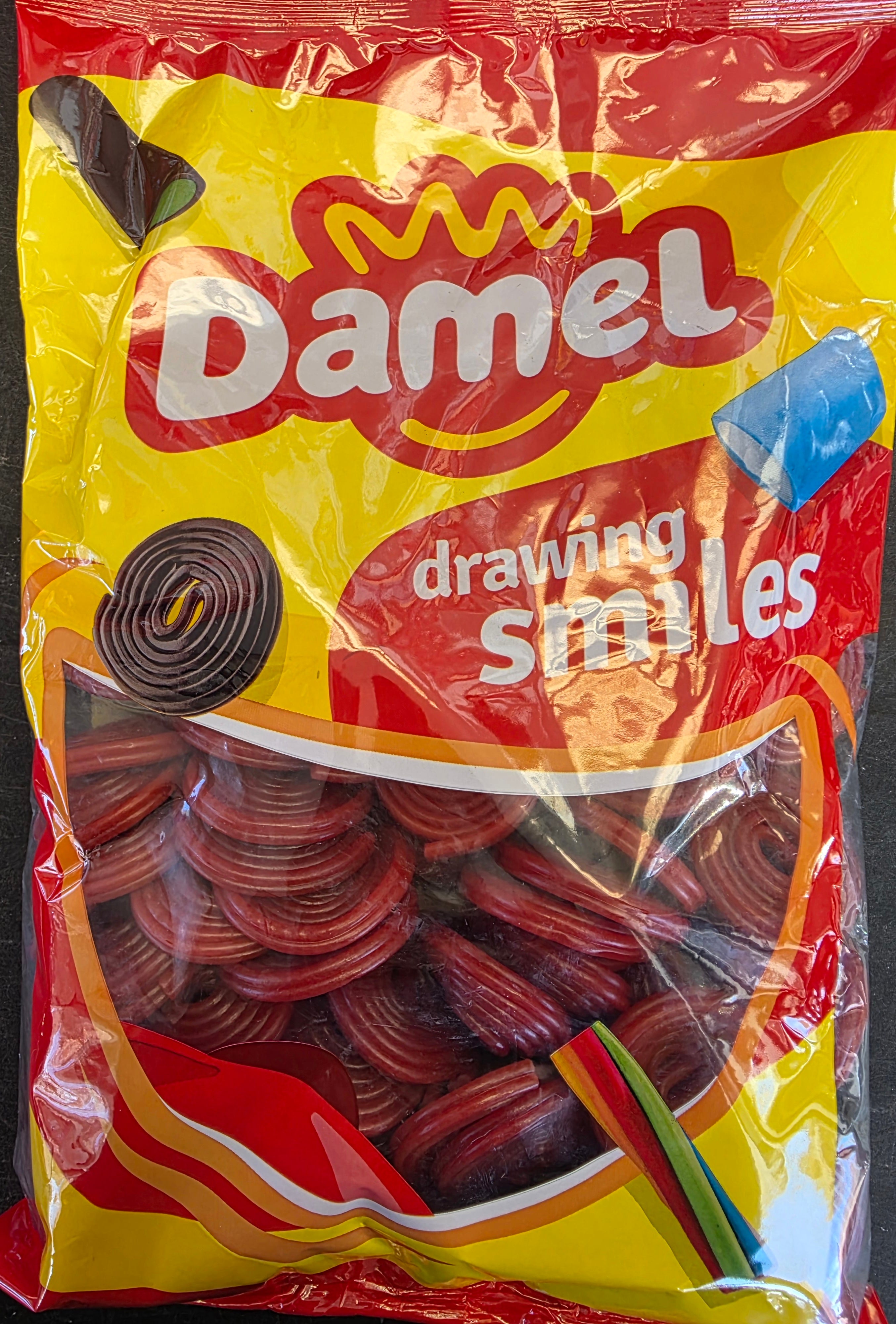 RÉGLISSES ROULÉES AUX FRAISES